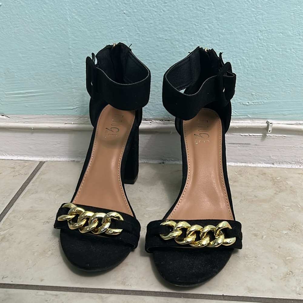 Rouge Helium Chain High Heels, Size 8 1/2